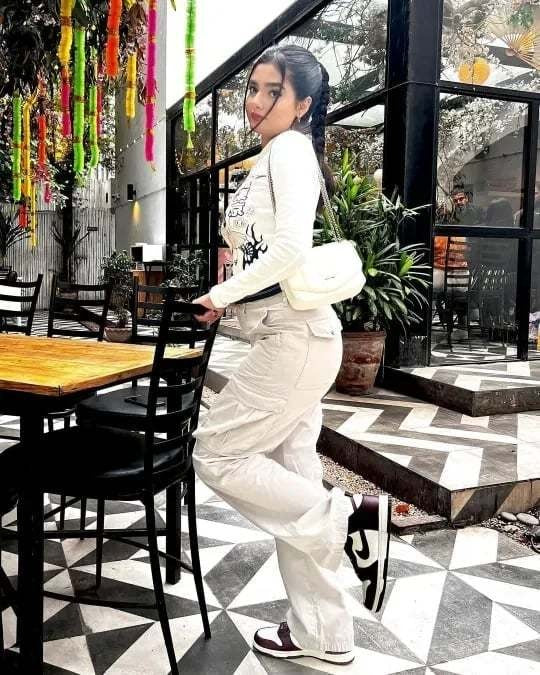 The (VIRAL) Adjustable Cargo Pants